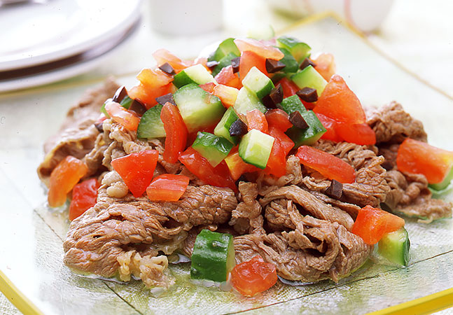 ゆで牛肉のカルパッチョ