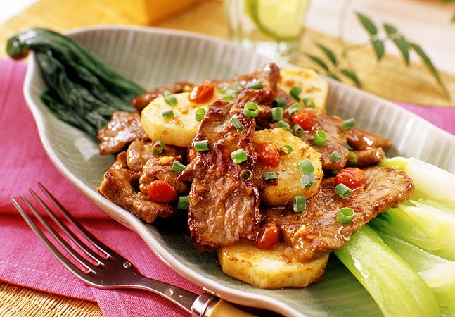 牛肉と長いものナムプラー炒め