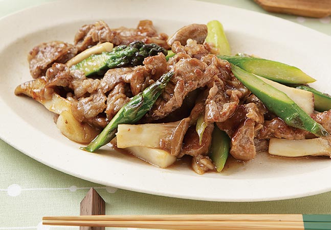 牛肉とアスパラのオイスターソース炒め