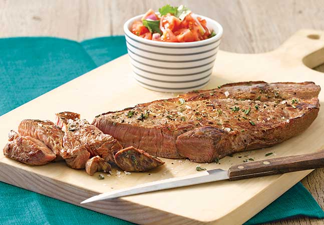 サーロインステーキ　セミドライトマトのフレーバーバター添え