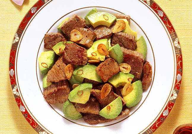 牛肉とアボカドの中華炒め