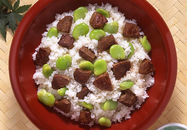 牛肉とそら豆の炊き込みごはん