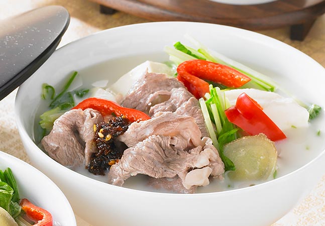 牛肉のあったか豆乳スープ