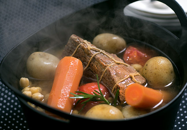 かたまり肉のポトフ