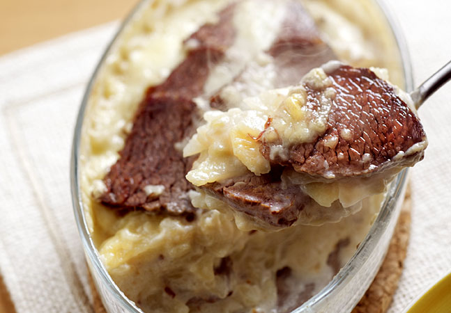 ポトフの肉とじゃがいものグラタン