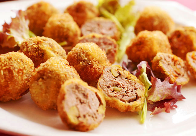 大人味の、イタリア風粗挽ビーフボールフライ