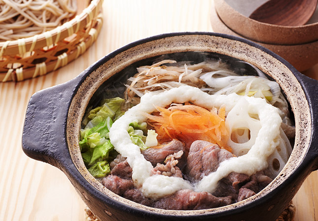 牛肉と根菜のとろろ鍋