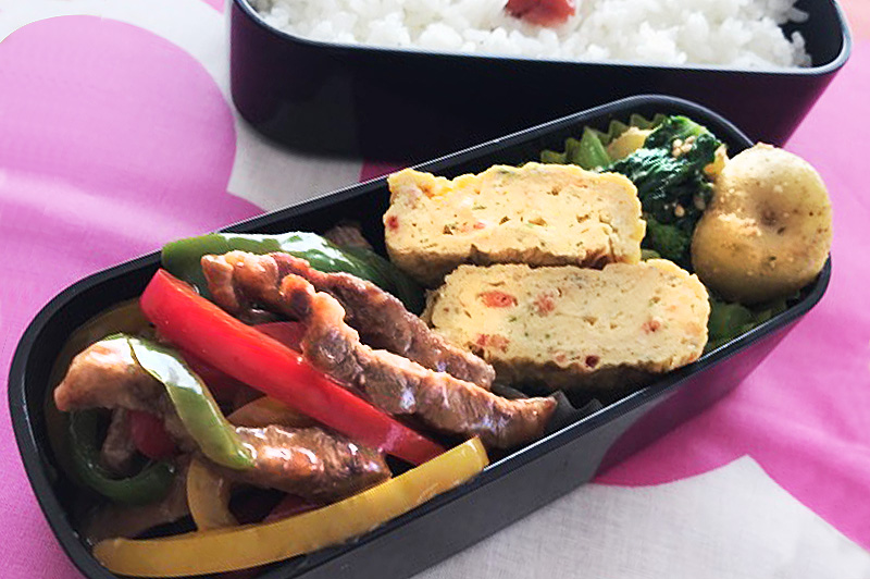 子供のお弁当と牛赤身肉